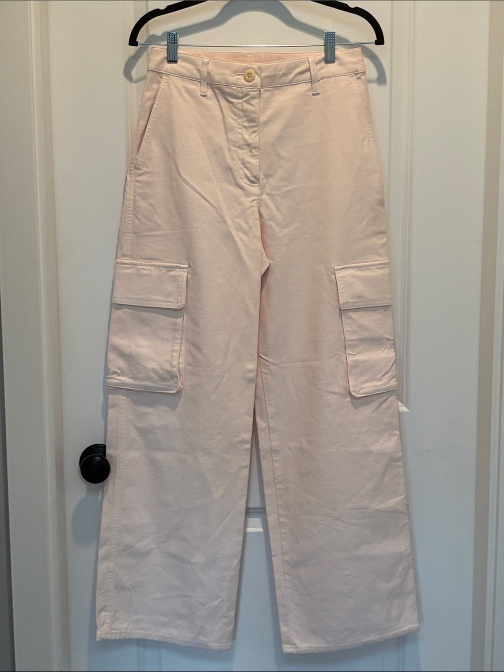 Aritzia Wide-Leg Cargo Pants in Light Pink